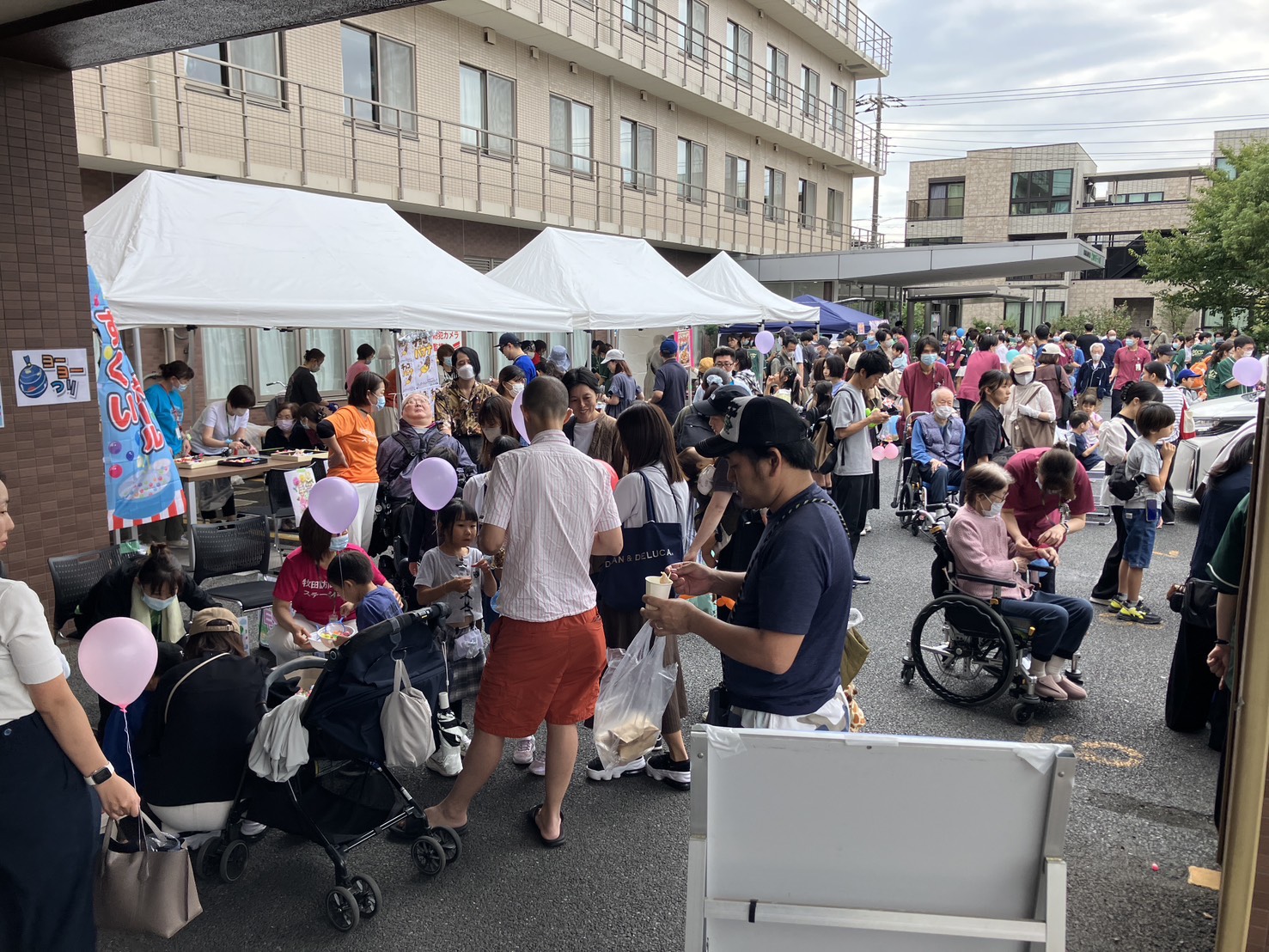 多くの来場者でにぎわう牧田フェスの会場